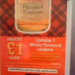 Automat mit Whisky-Kondomen